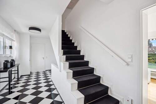 Erdgeschoss - Entrée - 6 Zimmer Einfamilienhaus zum Kaufen in Düsseldorf