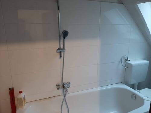 Bad mit Wanne - 