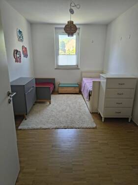 Kinderzimmer - Etagenwohnung mit 87,50 m&sup2; in Tauberbischofsheim zur Miete