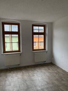 Zimmer EG - 1 Zimmer Mehrfamilienhaus, Wohnhaus zum Kaufen in Lößnitz