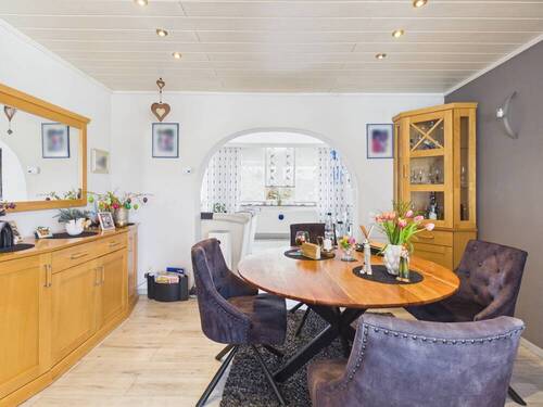 Essen mit Zugang in den Wintergarten EG - Einfamilienhaus mit 114,20 m&sup2; in Riegelsberg / Hixberg-Pflugscheid zum Kaufen
