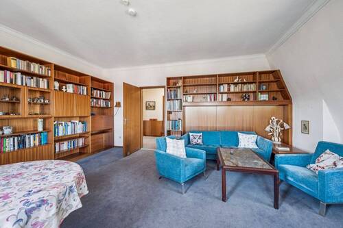 Wohnzimmer - 3 Zimmer Etagenwohnung zum Kaufen in Stuttgart