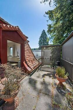 Balkon - Etagenwohnung mit 140,00 m&sup2; in Stuttgart zum Kaufen