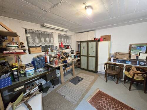 Eigene kleine Werkstatt zum Basteln und Gestalten - 