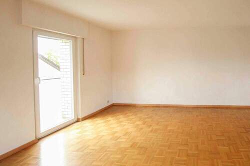 Wohnzimmer - 2 Zimmer Etagenwohnung zum Kaufen in Solingen