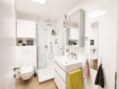 Duschbad mit Badewanne - 