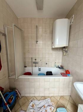 Bad - Etagenwohnung mit 82,00 m&sup2; in Stuttgart zum Kaufen