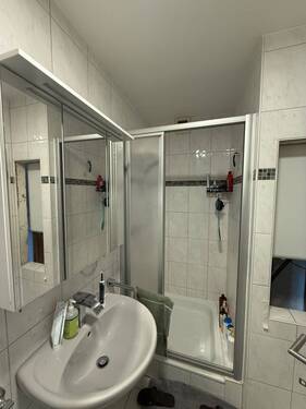 Badezimmer 1. OG - 