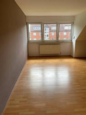 DG rechts Wohnzimmer - Etagenwohnung mit 104,00 m² in Neustadt-Glewe zum Kaufen