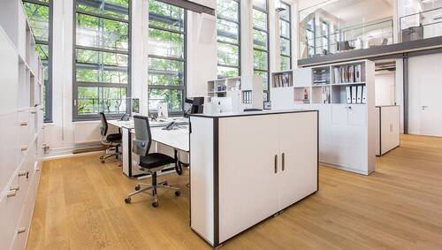 Arbeitsplätze - Stylische Arbeitsplätze mit Wow Effekt in spektakulärem Industrieloft - All-in-Miete