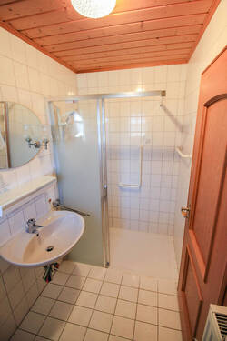 Gäste-WC mit Dusche EG - 