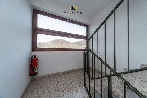 Gepflegtes Treppenhaus – lichtdurchflutet mit schöner Aussicht - 3 Zimmer Etagenwohnung zum Kaufen in Dettingen an der Erms