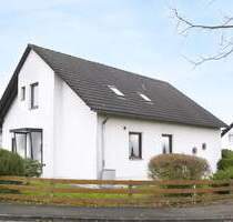 Obervellmar Musikerviertel… Freistehendes, bereits freies Einfamilienhaus mit Garten und Garage