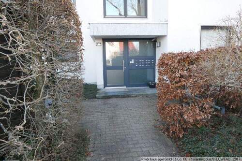 Neu gestalteter, repräsentativer Eingang - Etagenwohnung mit 97,00 m&sup2; in Landsberg am Lech zum Kaufen