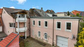 Außenansicht Wohnhaus und Nebengebäude - 