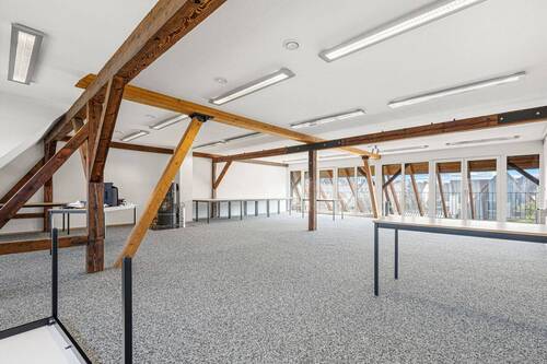 2. OG - Großer Raum / Eventküche / Umwandlungspotenzial - 