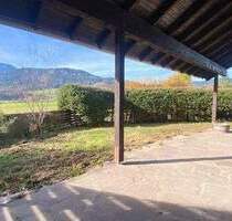 3-Zimmer-Wohnung mit großer Terrasse und Garten in Anger.