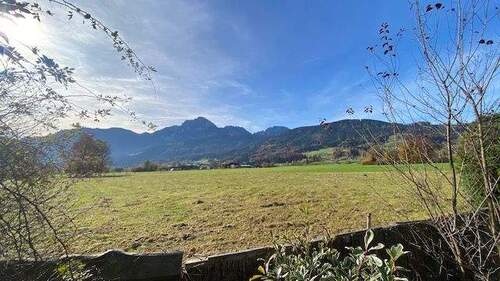 Ausblick - Terrassenwohnung mit 110,00 m&sup2; in Anger zur Miete