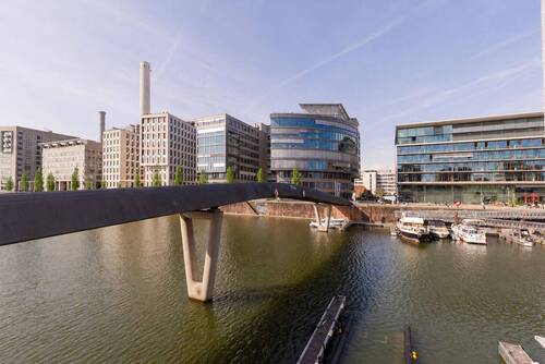 Ausblick vom Balkon zum Westhafen - 