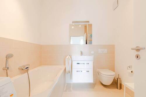 Master-Bad mit Badewanne und Dusche - 