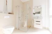 Helles zweites Bad en-suite - 