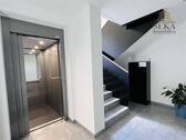  Treppenhaus Aufzug - 