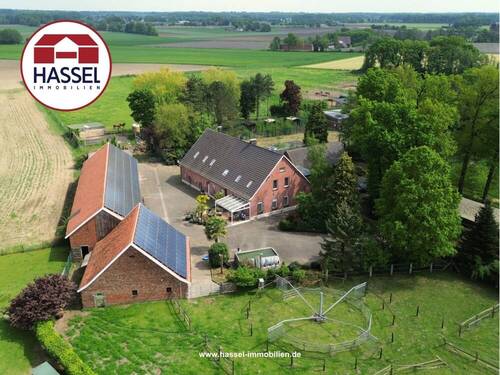 Titelbild - Heimat für Herde und Herz - Elegantes Anwesen mit Stallungen auf circa 3 Hektar