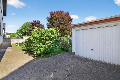 Garage EG & Garten - 