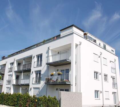 4Hausansicht.jpg - 2 Zimmer Etagenwohnung zum Kaufen in Freilassing