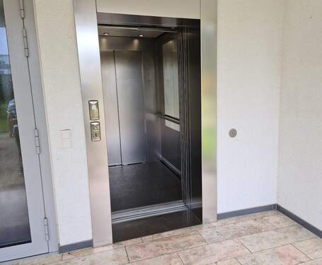 aufzug - 3 Zimmer Etagenwohnung zur Miete in Waldshut-Tiengen