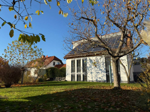 08 - Blick vom Garten auf die Liegenschaft.png - 