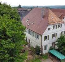 Großzügiges Wohnen in besonderem Anwesen mit Charakter! - Seewald Göttelfingen