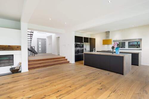 Küche - 8 Zimmer Einfamilienhaus zum Kaufen in Feldafing