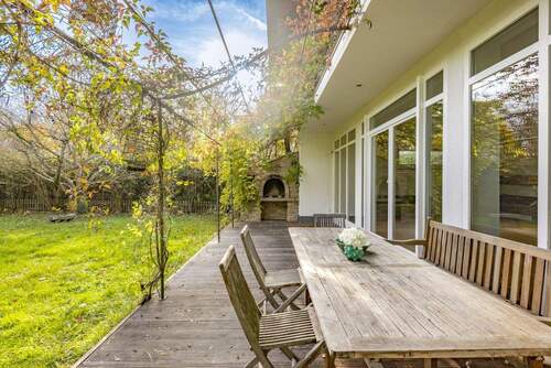 Garten mit Terrasse - Einfamilienhaus mit 348,00 m&sup2; in Feldafing zum Kaufen