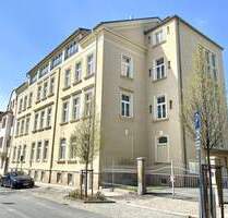 Ehemalige Kreispoliklinik bzw. Ärztehaus mit Patientenfahrstuhl in zentraler Lage - Reichenbach