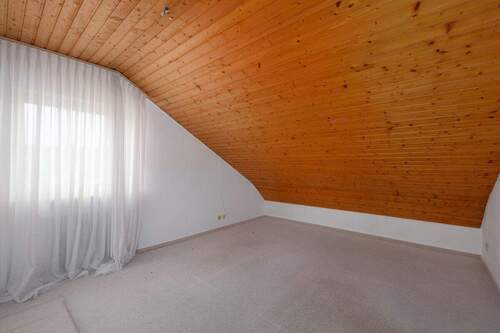 Schlafzimmer DG - 