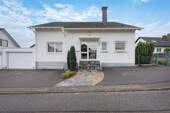Straßenansicht - 6 Zimmer Einfamilienhaus zum Kaufen in Keltern / Weiler