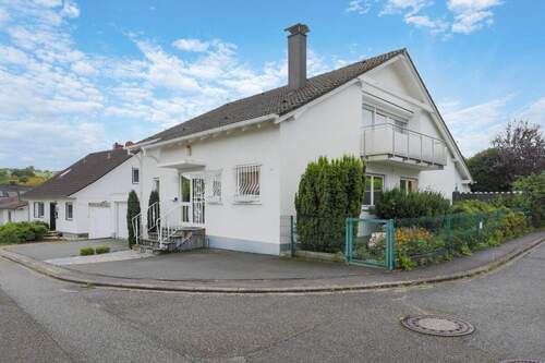 Straßenansicht - 6 Zimmer Einfamilienhaus in Keltern / Weiler