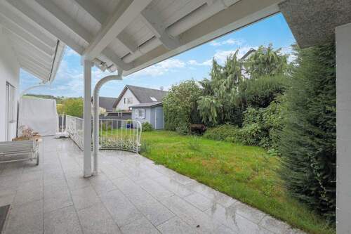 Terrasse EG - 