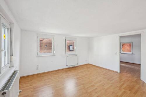 Wohnzimmer - 4 Zimmer Mehrfamilienhaus, Wohnhaus in Ingersheim