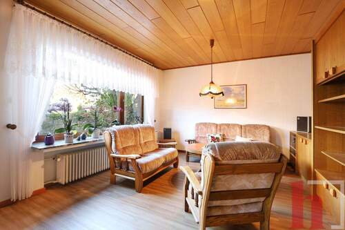 Stube - Wohnbereich - 8 Zimmer Einfamilienhaus zum Kaufen in Bakum