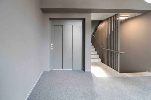 Aufzug - 4 Zimmer Etagenwohnung zum Kaufen in Halle (Saale)