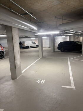 Tiefgaragenstellplatz - 