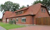 Wohnhaus rechts ca. 199 m² teilfertiggestellt - 
