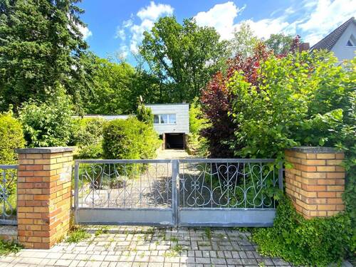 Hofeinfahrt 2 zur Garage - 
