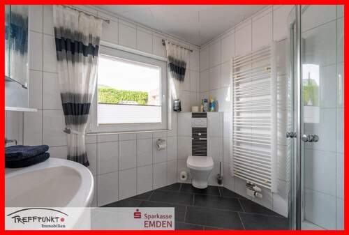 Badezimmer mit Dusche - 