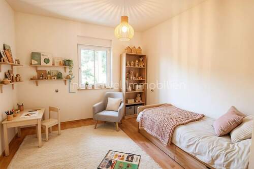Kinderz.-Möbelvorschlag - 3 Zimmer Etagenwohnung zum Kaufen in Neutraubling