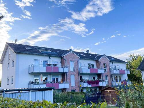 Haus Rückansicht - Seniorengerechte Eigentumswohnung mit Aufzug in Waltrop