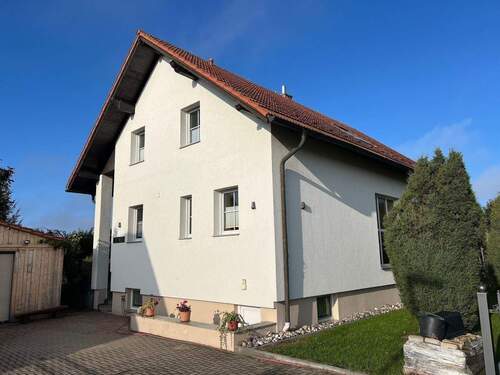 Hausansicht - PROVISIONSFREI - Hochwertiges EFH mit großem Carport Fußbodenheizung über 3 Etagen