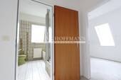 Flur mit Badezimmer - 
